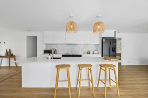 Luxury home in the heart of Burleigh